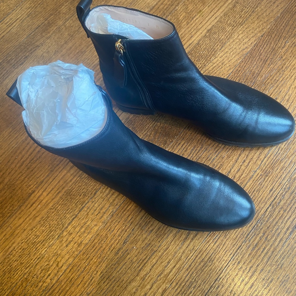 Stuart Weitzman Black Leather Chukka Zip Boots